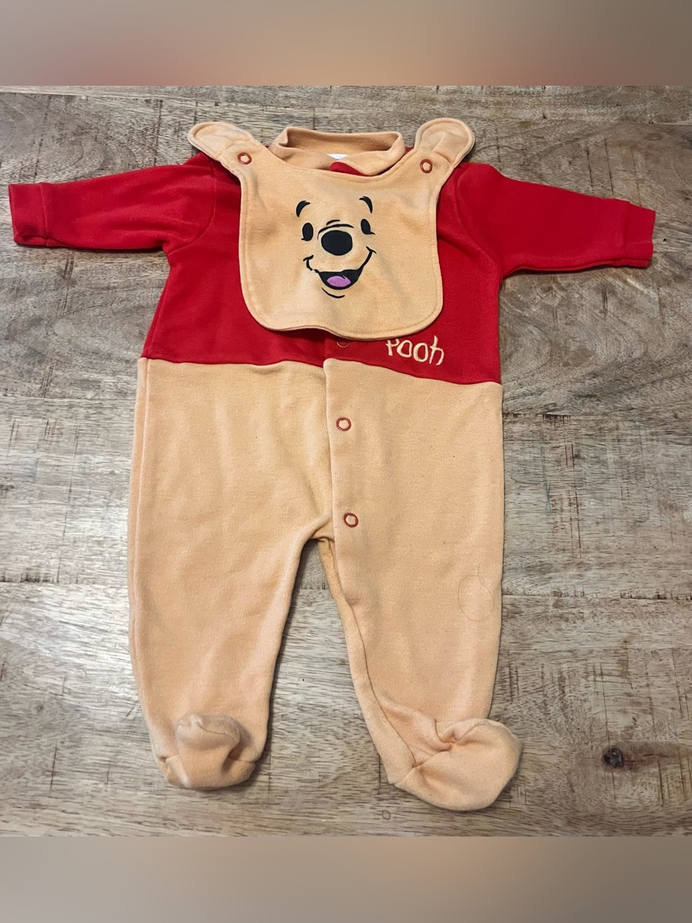 Vintage Winnie the Pooh Baby S 0-11 lbs nb 0-3 mo sleeper with bib romper